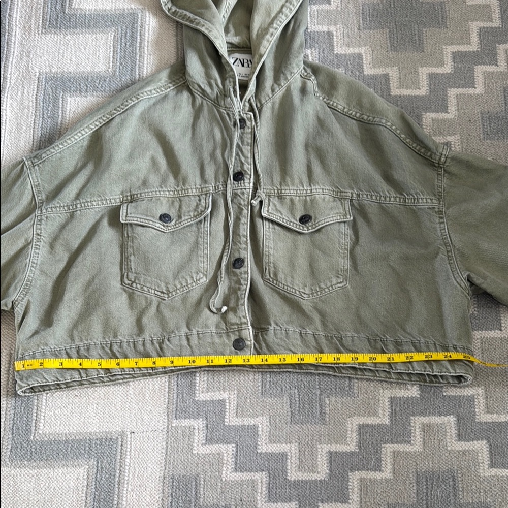 Zara Women's Olive Green Hooded Jacket - Picture 4 of 7